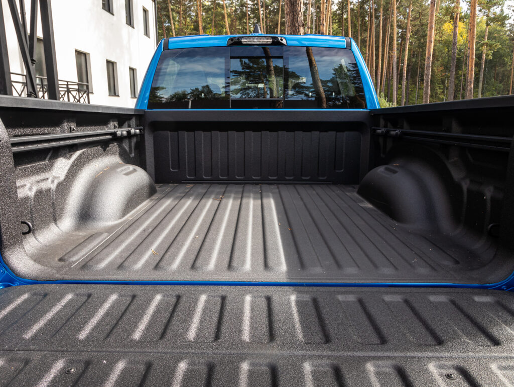 customers reviewing rubber vehicle liner that won't peel or need replacement