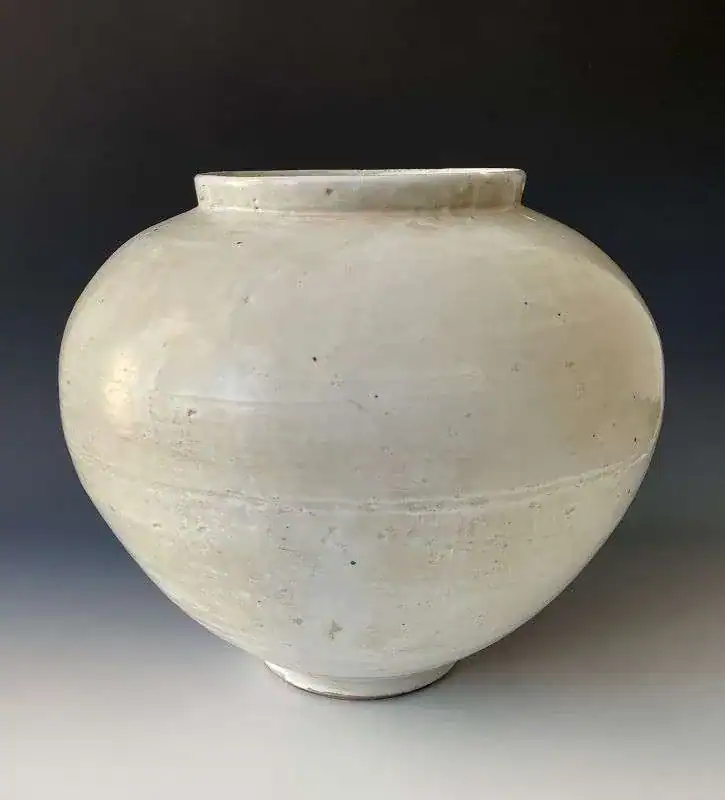 Korean moon jar